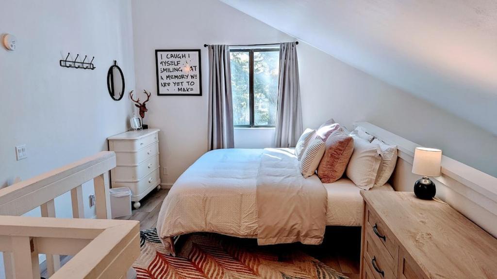 Cozy Condo Walking Distance To Village And Gondola W/ Pool/ Jacuzzi Sleeps 4. Mammoth Lakes Exterior photo